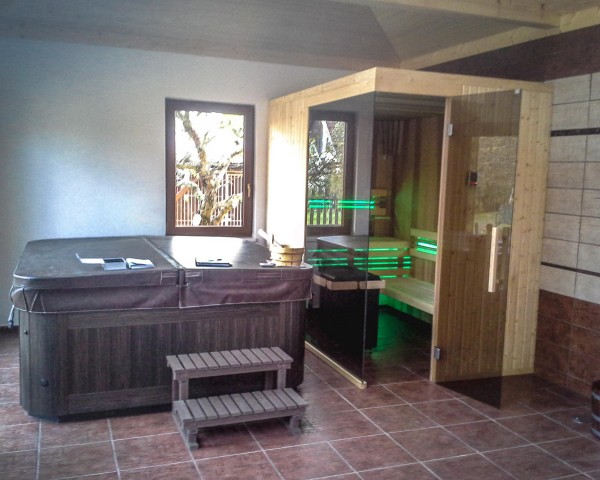 Finská sauna a vířivka