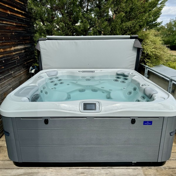 Pětimístný model X7L SELECT v barvě Storm / Grey