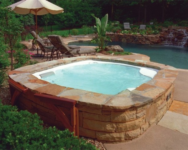 Inspirace vířivka v zahradě