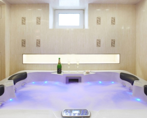 Vířivka ve wellness Hedvika