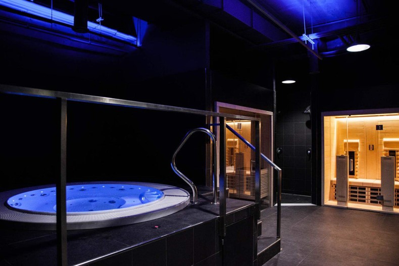 vířivá vana určena pro hotel, wellness, privát - Vířivka EuroWellness Valeria - Vířivka Valeria