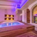 Vířivá vana pro wellness, hotely, bungalovy i lázně a veřejné bazény loading=