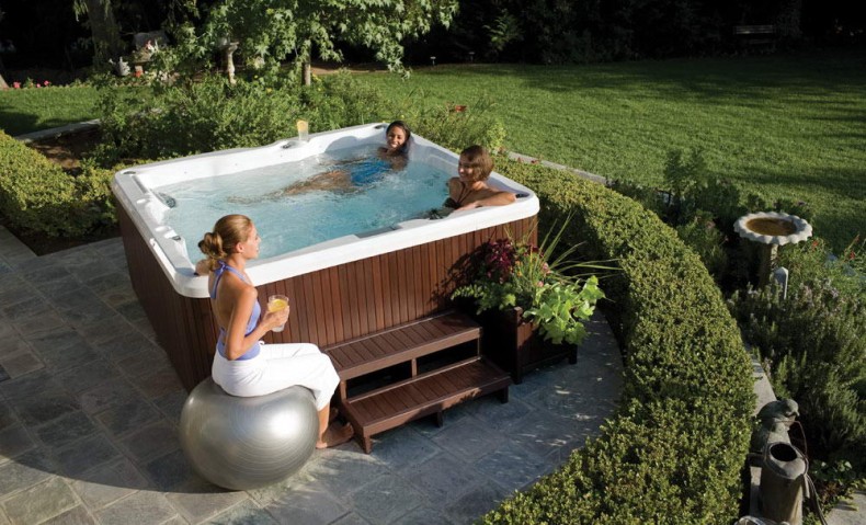 Jacuzzi J-235